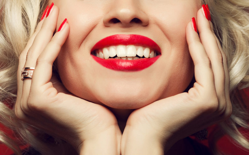 Ask Your Farmington Cosmetic Dentist: Smile Makeovers Aren’t Just For The Stars